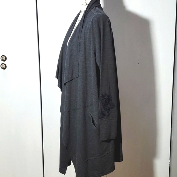 Soft Surroundings Dark Gray Open Cardigan Pockets Embroidered Knit Neutral Sz.L - Picture 3 of 7